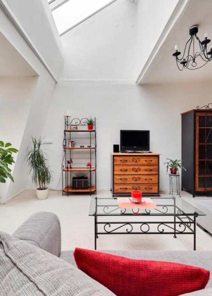 Lenka'S Cozy Red Studio + Lenka'S Cozy Gold Apartment Prague Exterior photo